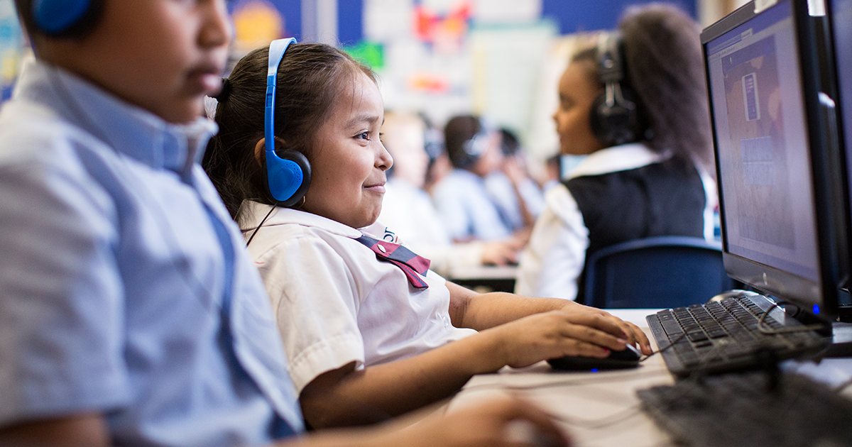 Prodeo Students at computers