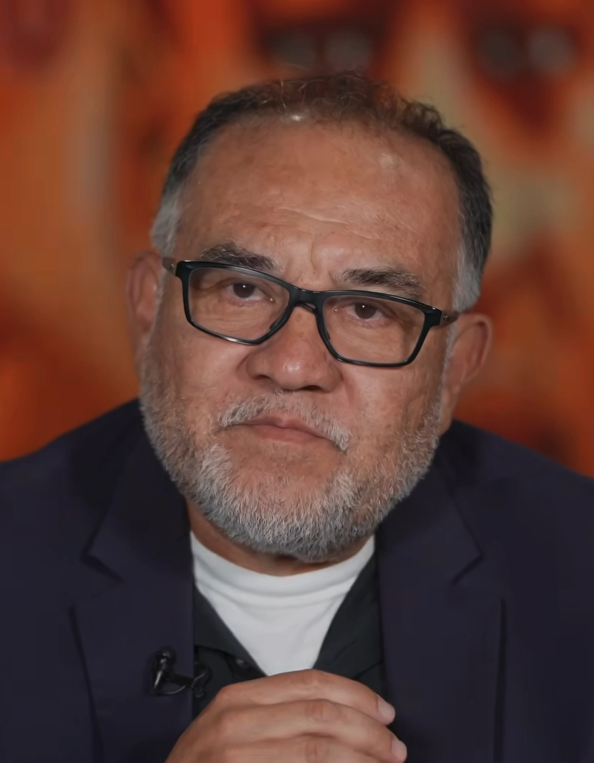 Francisco Segovia talking to the camera
